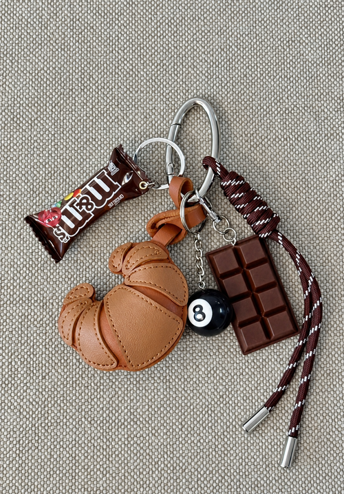 IEUM BAG CHARM (Croissant Chocolate)