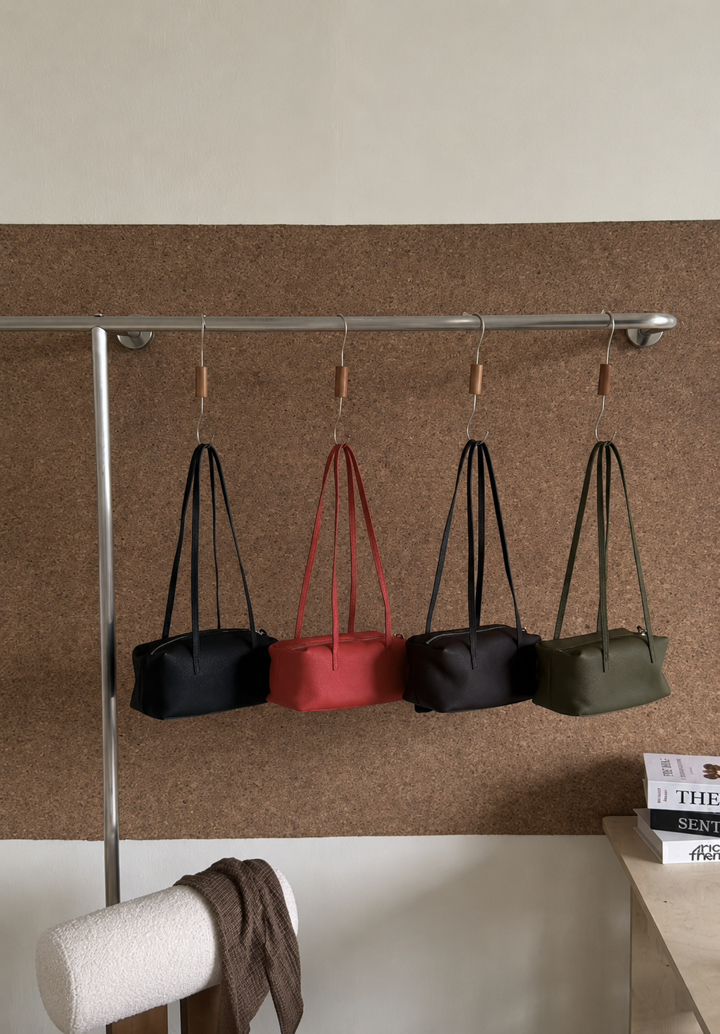 [100% COWHIDE LEATHER] PAVE SHOULDER BAG