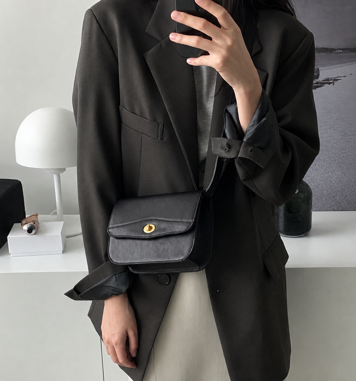 [100% VEGETABLE-TANNED LAMBSKIN LEATHER] LORA MINI CROSSBODY BAG