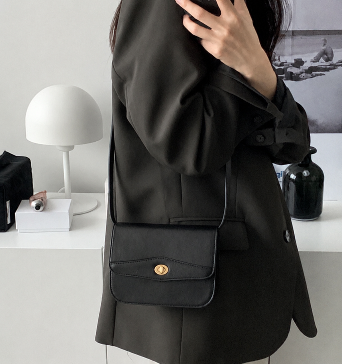 [100% VEGETABLE-TANNED LAMBSKIN LEATHER] LORA MINI CROSSBODY BAG