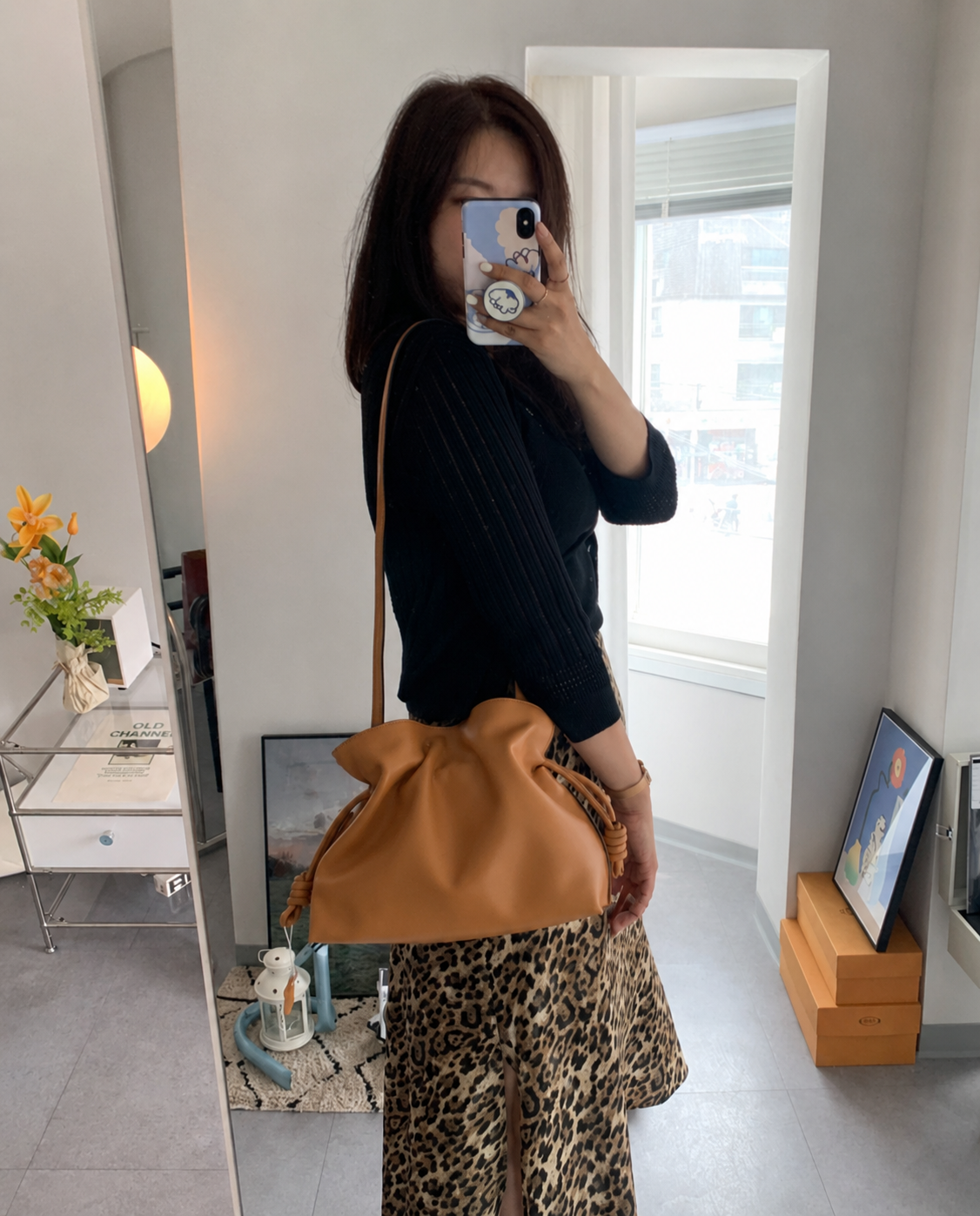 [100% COWHIDE LEATHER] NOLA DRAWSTRING SHOULDER BAG