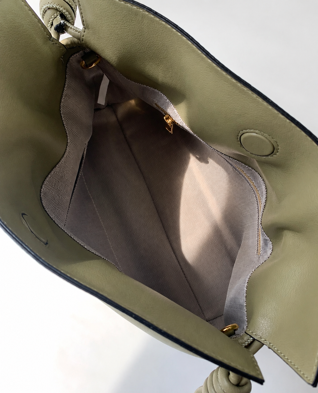 [100% COWHIDE LEATHER] NOLA DRAWSTRING SHOULDER BAG