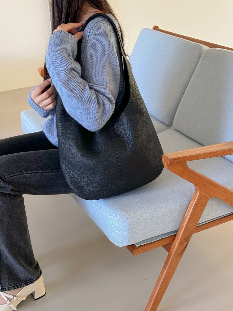 [100% COWHIDE LEATHER] ADEL SOFT HOBO SHOULDER BAG