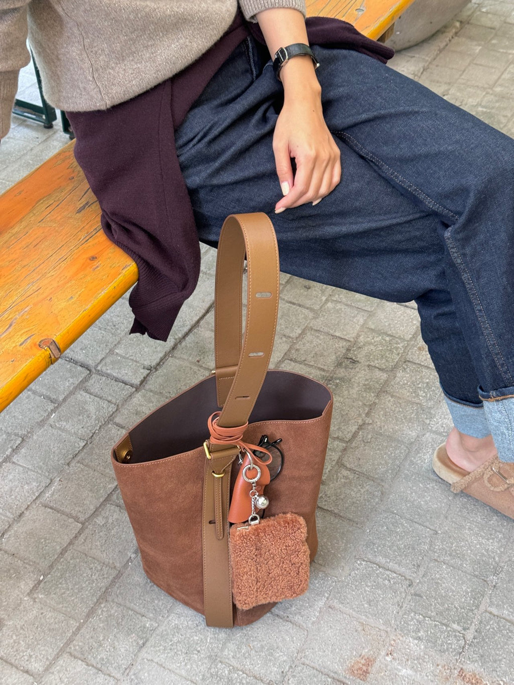 [100% COWHIDE SUEDE] ROVEN SUEDE BUCKET SHOULDER BAG