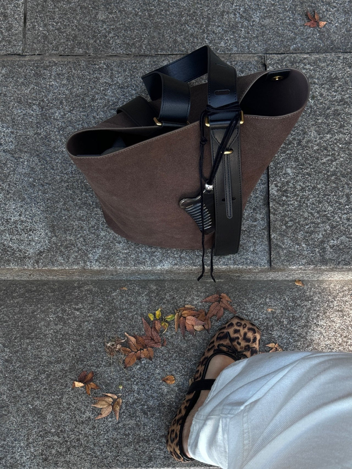 [100% COWHIDE SUEDE] ROVEN SUEDE BUCKET SHOULDER BAG