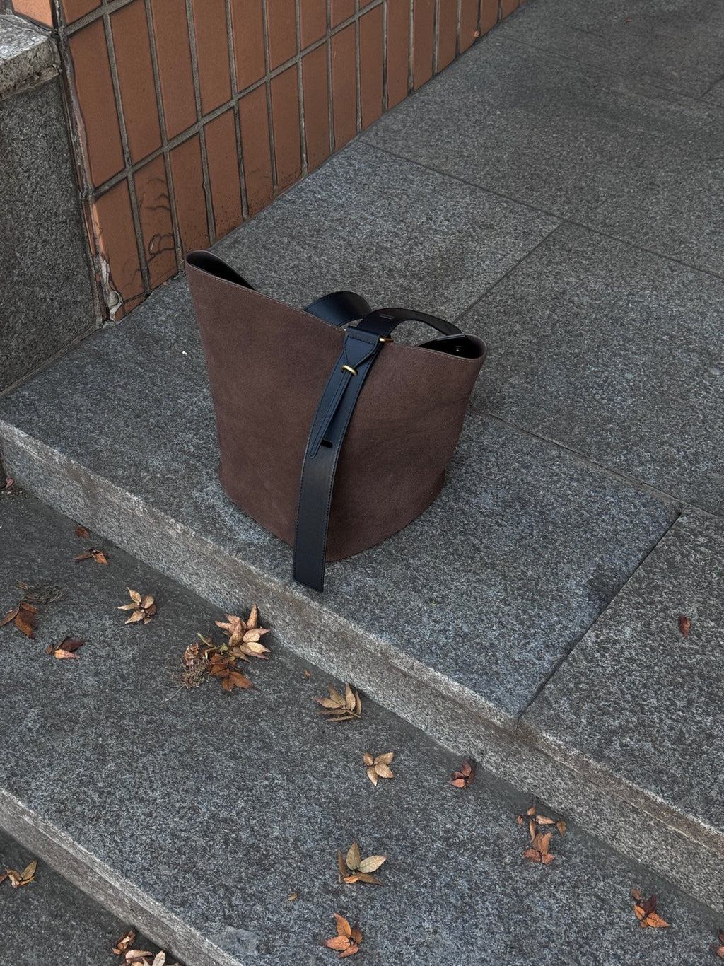 [100% COWHIDE SUEDE] ROVEN SUEDE BUCKET SHOULDER BAG