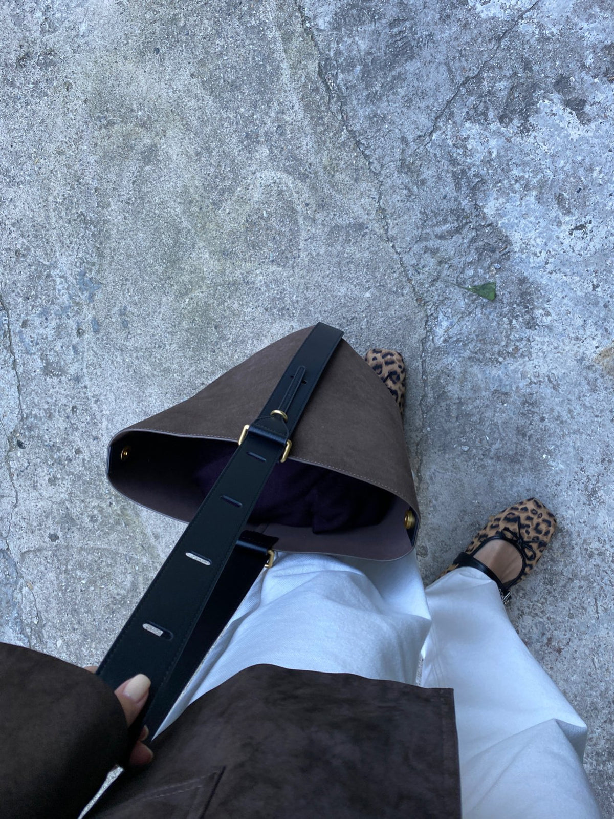 [100% COWHIDE SUEDE] ROVEN SUEDE BUCKET SHOULDER BAG