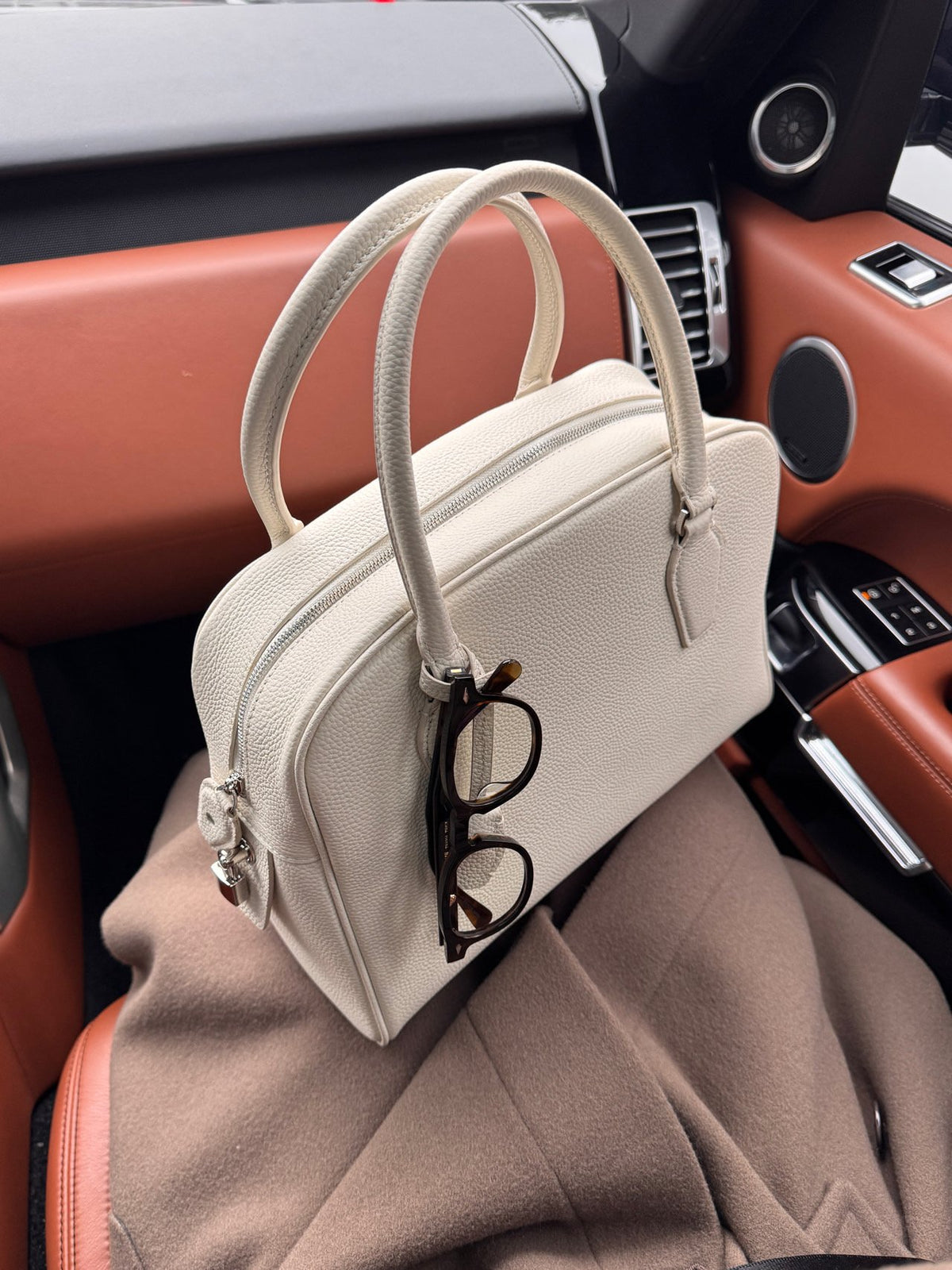 [100% COWHIDE LEATHER] AVEN TOGO TOTE BAG