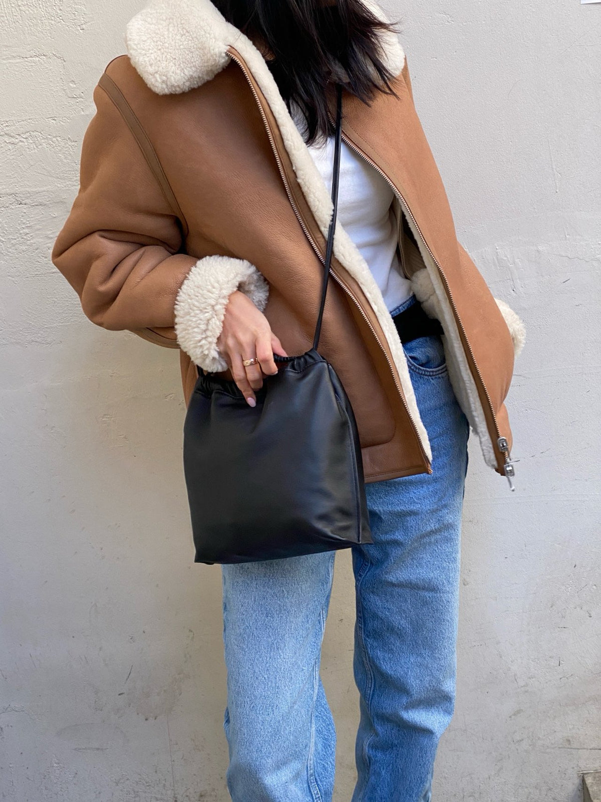 [100% CALF LEATHER] LIO DRAWSTRING BAG