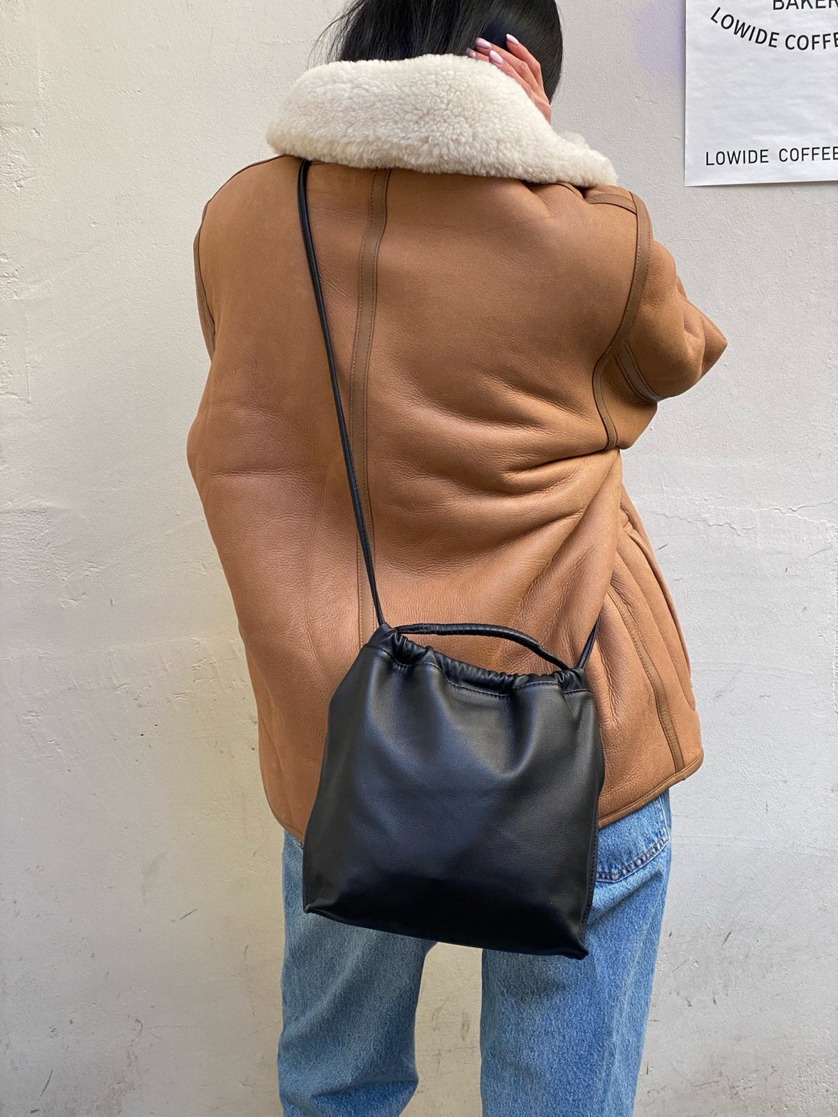 [100% CALF LEATHER] LIO DRAWSTRING BAG