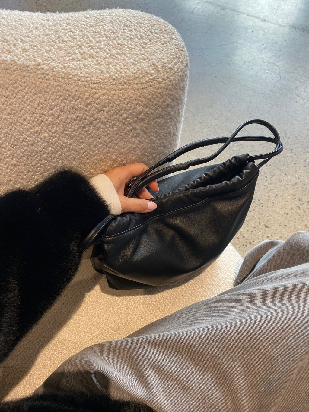 [100% CALF LEATHER] LIO DRAWSTRING BAG