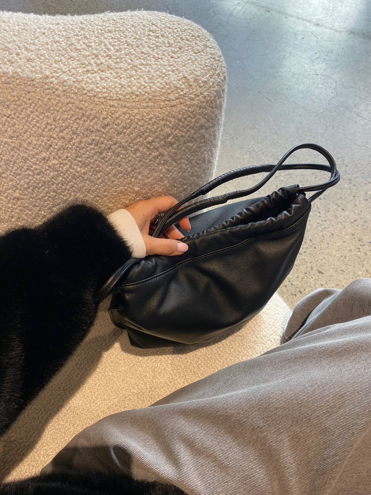 [100% CALF LEATHER] LIO DRAWSTRING BAG