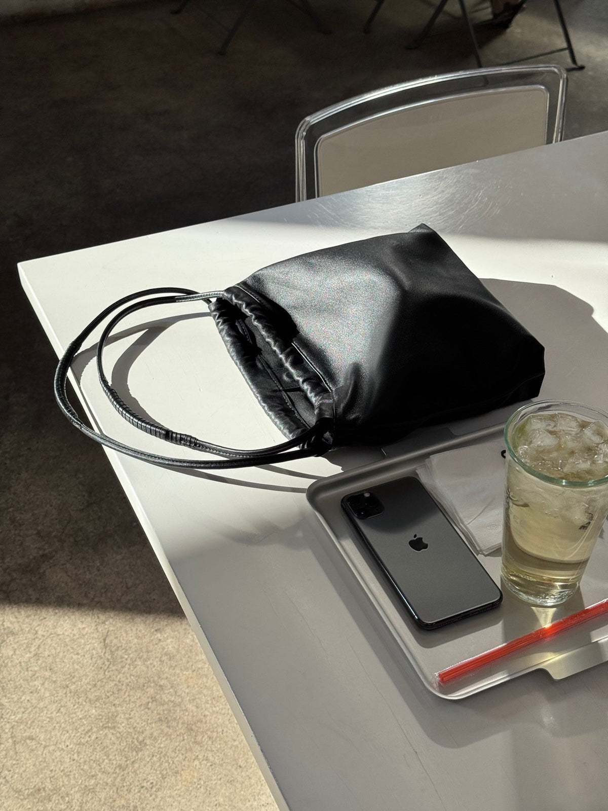 [100% CALF LEATHER] LIO DRAWSTRING BAG
