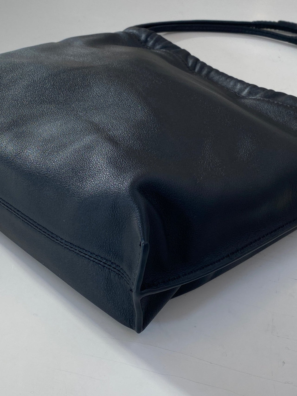 [100% CALF LEATHER] LIO DRAWSTRING BAG