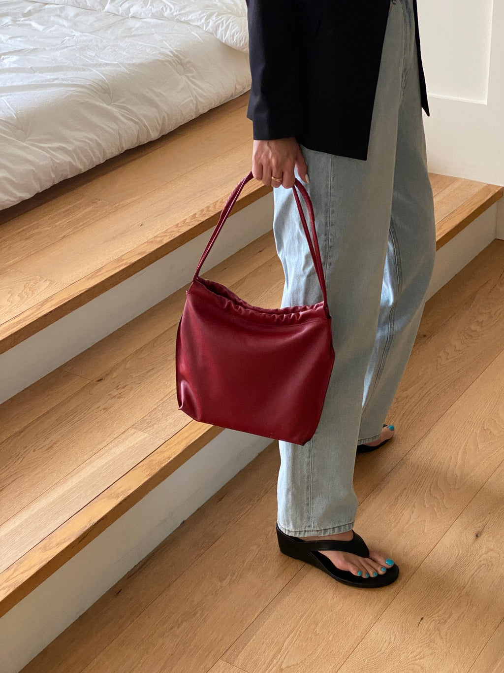 [100% CALF LEATHER] LIO DRAWSTRING BAG
