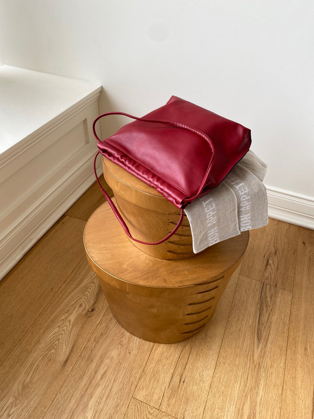 [100% CALF LEATHER] LIO DRAWSTRING BAG