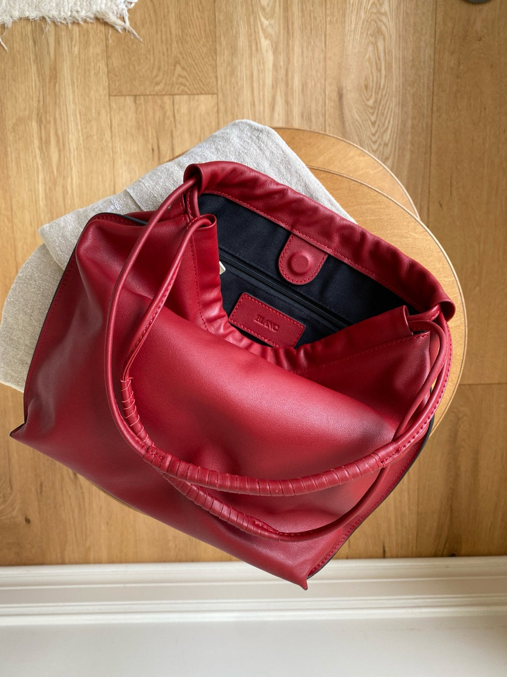 [100% CALF LEATHER] LIO DRAWSTRING BAG