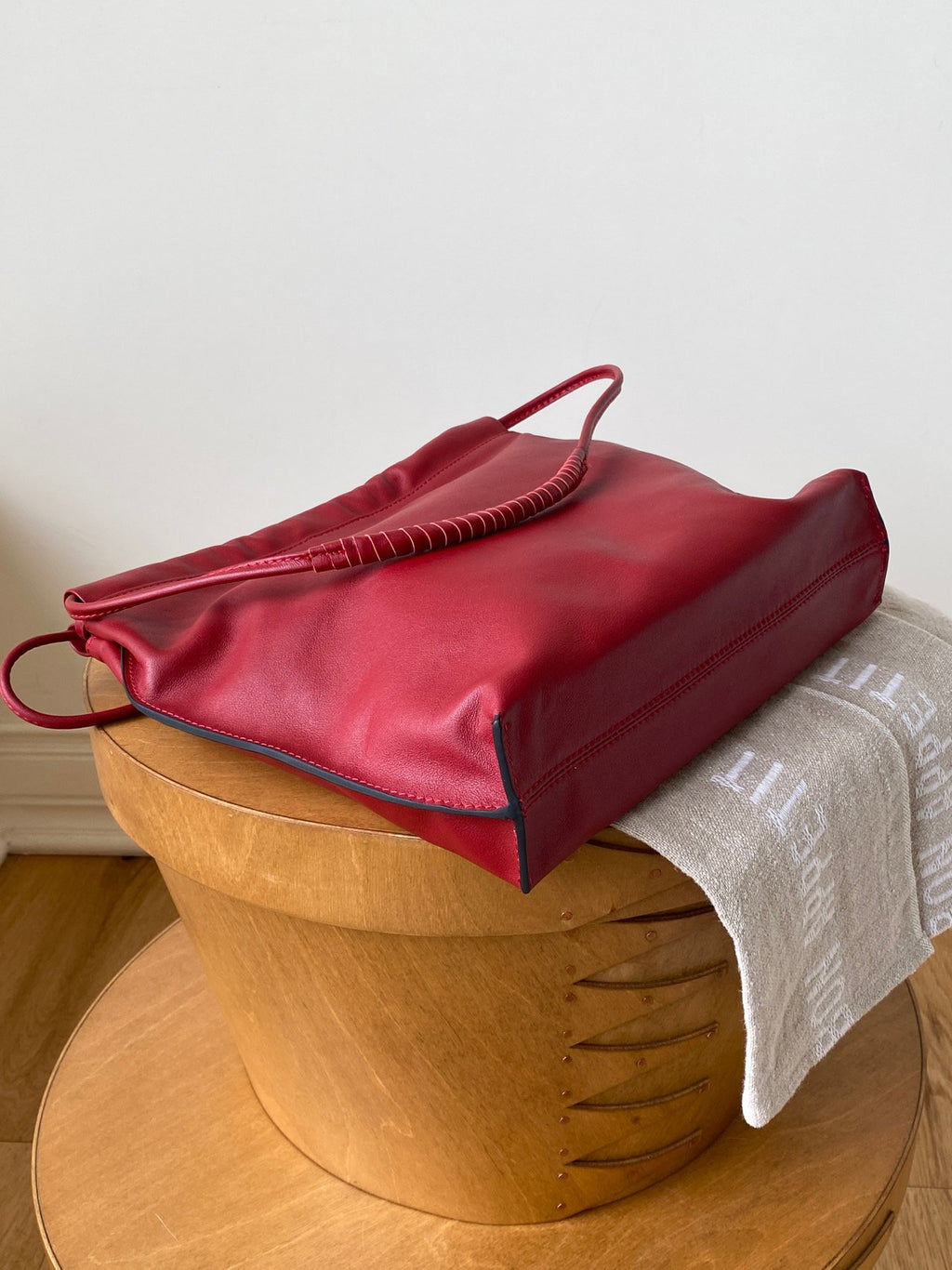 [100% CALF LEATHER] LIO DRAWSTRING BAG