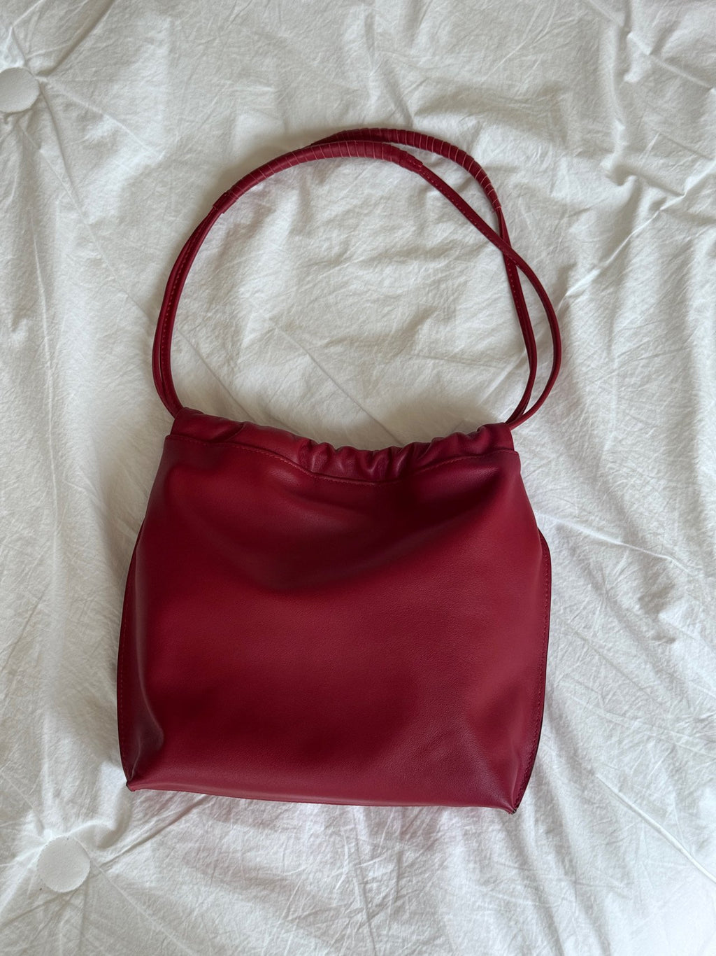 [100% CALF LEATHER] LIO DRAWSTRING BAG