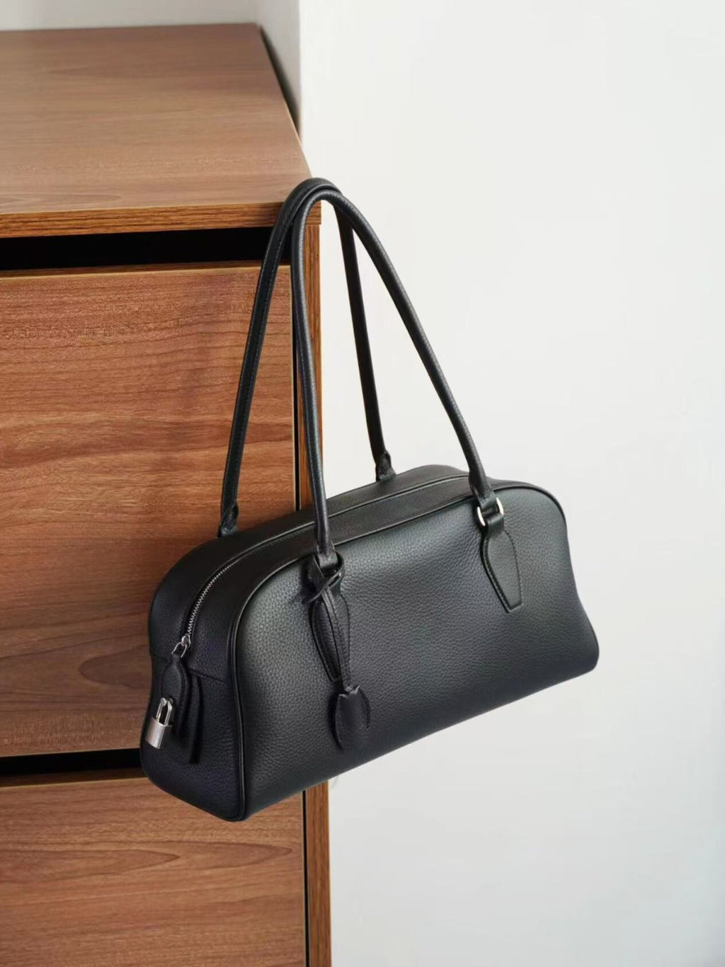 [100% COWHIDE LEATHER] ROEN BOSTON SHOULDER BAG