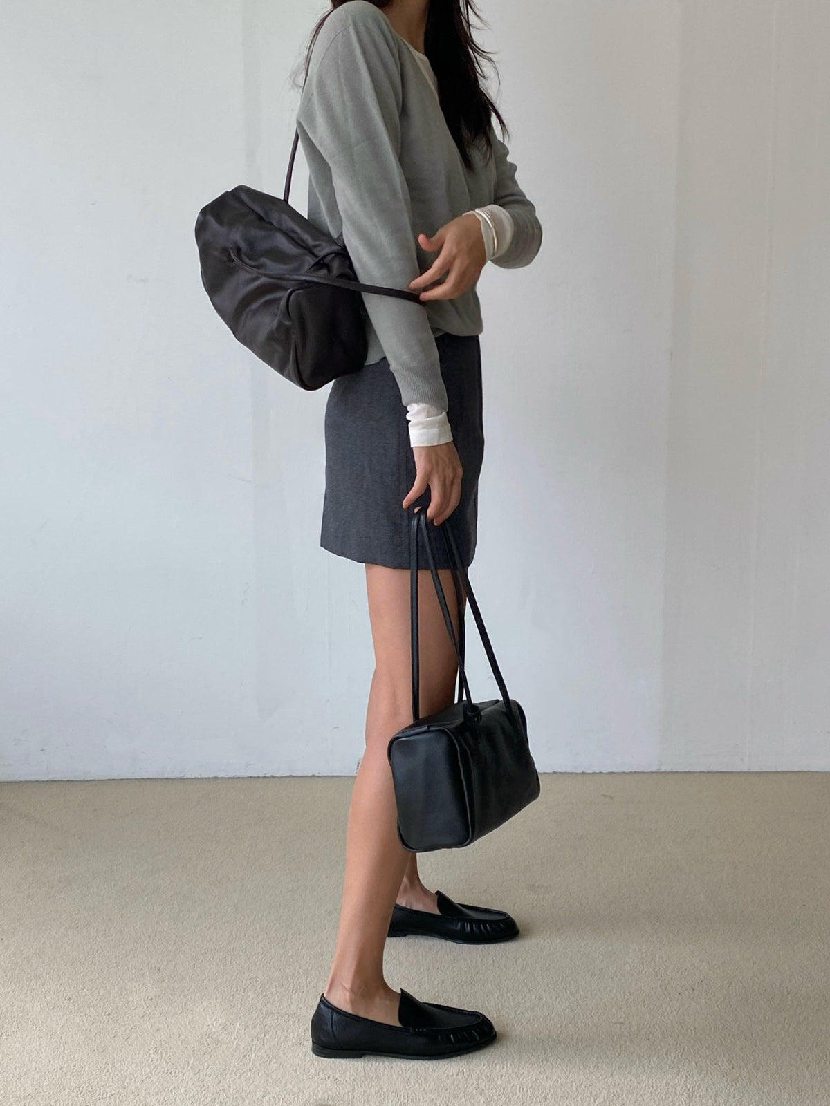 [100% COWHIDE LEATHER & COWHIDE SUEDE] BRIX SOFT SHOULDER BAG