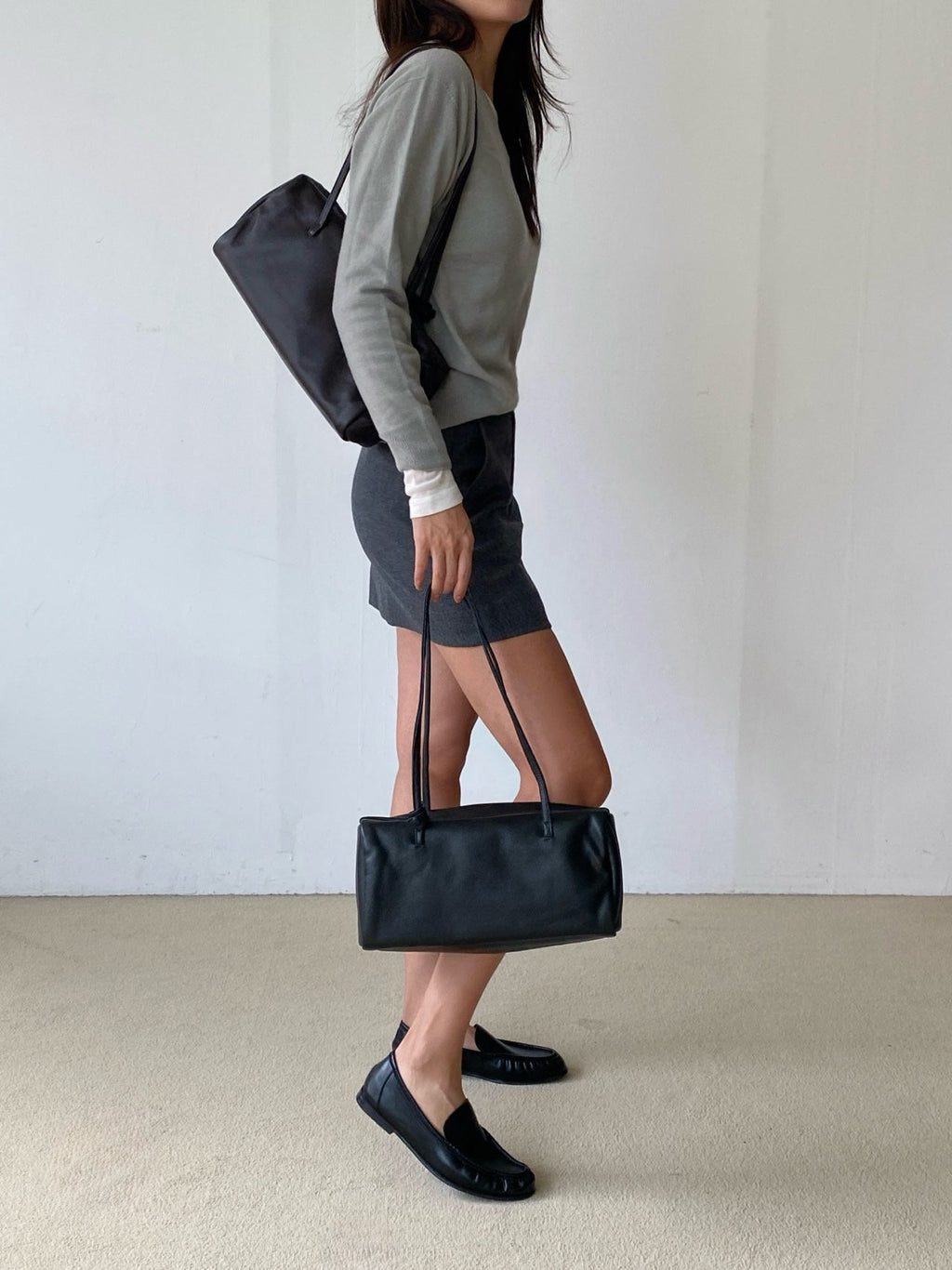 [100% COWHIDE LEATHER & COWHIDE SUEDE] BRIX SOFT SHOULDER BAG