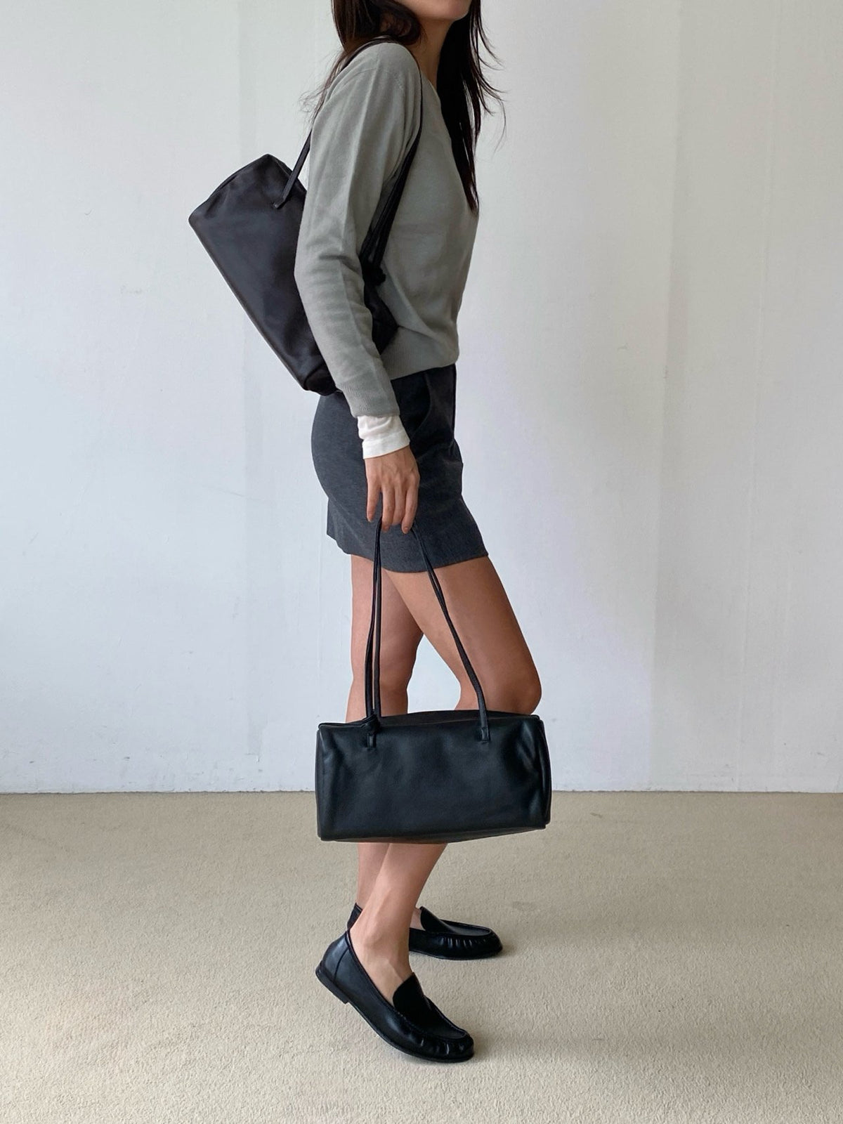 [100% COWHIDE LEATHER & COWHIDE SUEDE] BRIX SOFT SHOULDER BAG