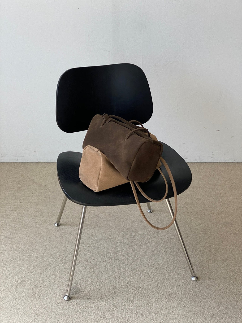 [100% COWHIDE LEATHER & COWHIDE SUEDE] BRIX SOFT SHOULDER BAG