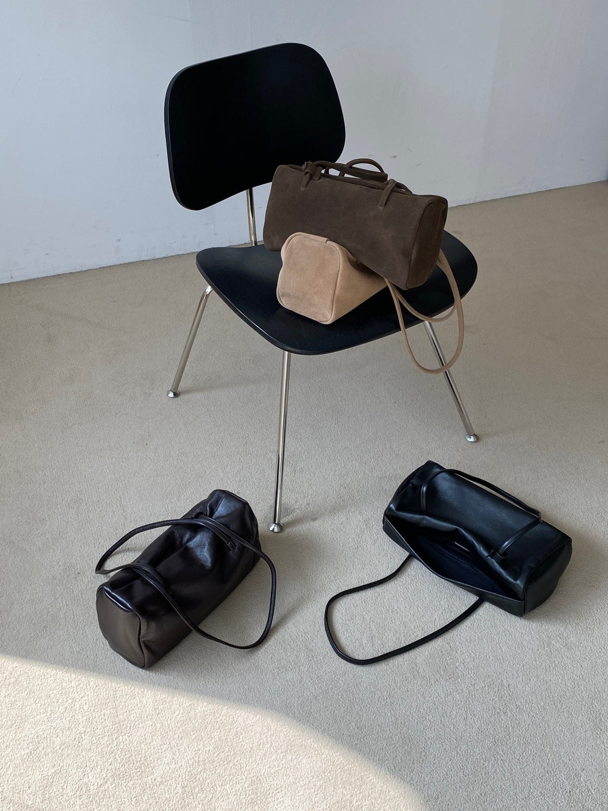[100% COWHIDE LEATHER & COWHIDE SUEDE] BRIX SOFT SHOULDER BAG