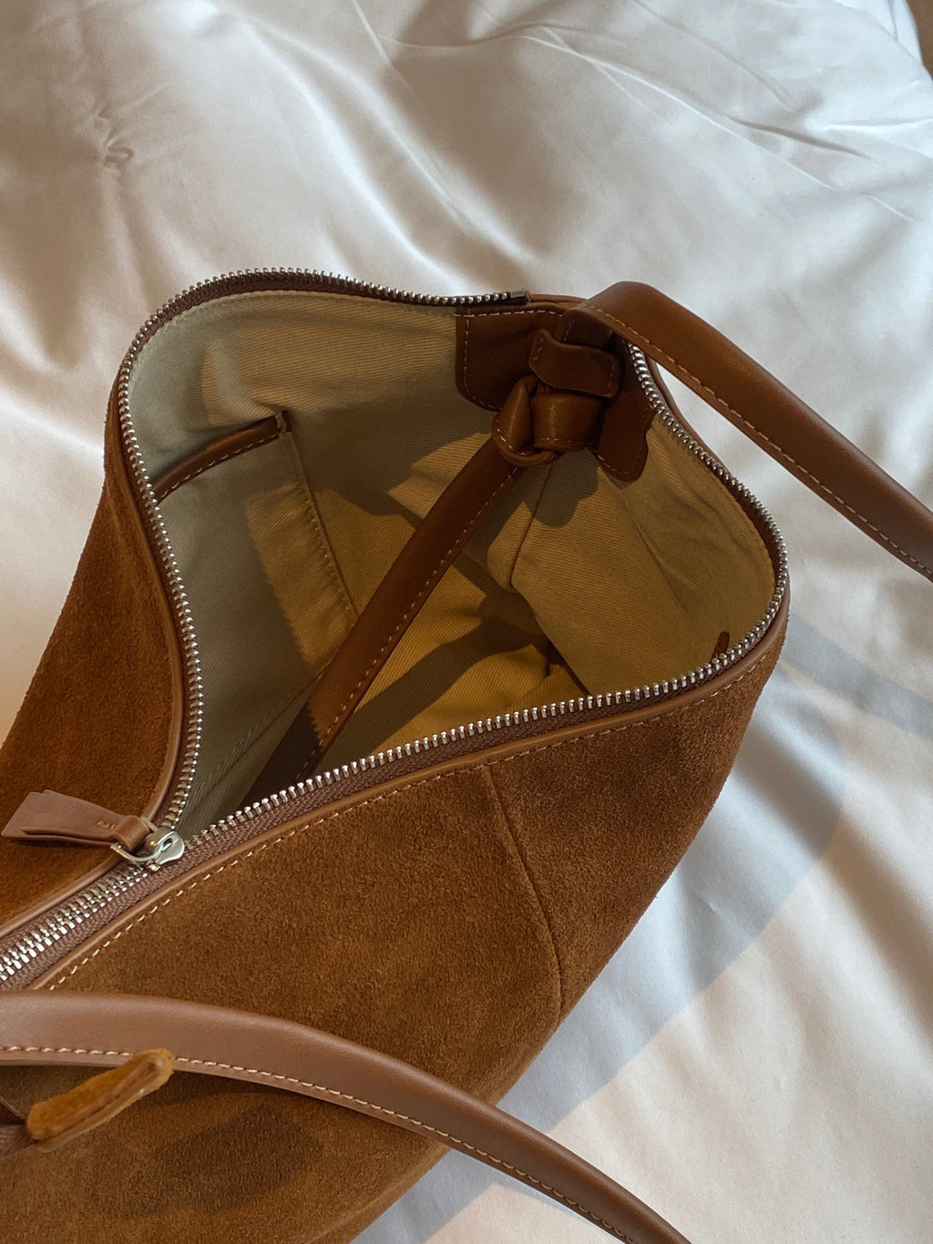 [100% COWHIDE SUEDE] RUE SUEDE DROP BAG