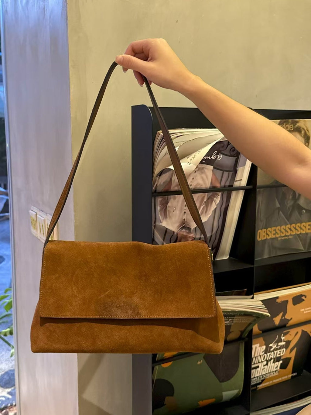 [100% COWHIDE SUEDE] LUNE SHOULDER BAG
