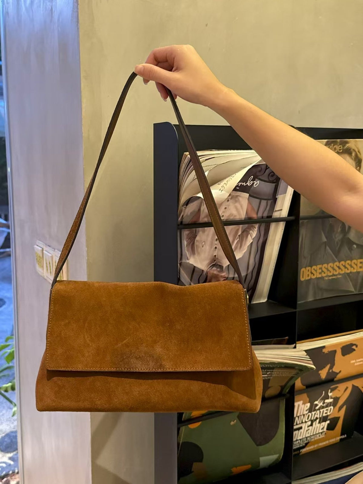 [100% COWHIDE SUEDE] LUNE SHOULDER BAG