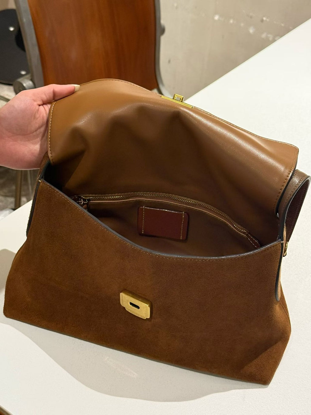 [100% COWHIDE SUEDE] LUNE SHOULDER BAG