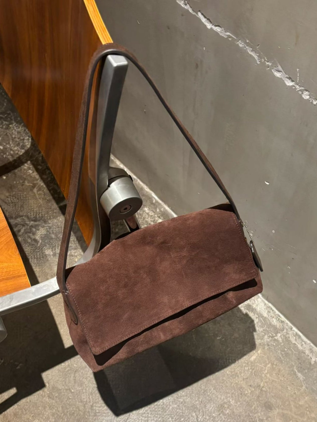 [100% COWHIDE SUEDE] LUNE SHOULDER BAG