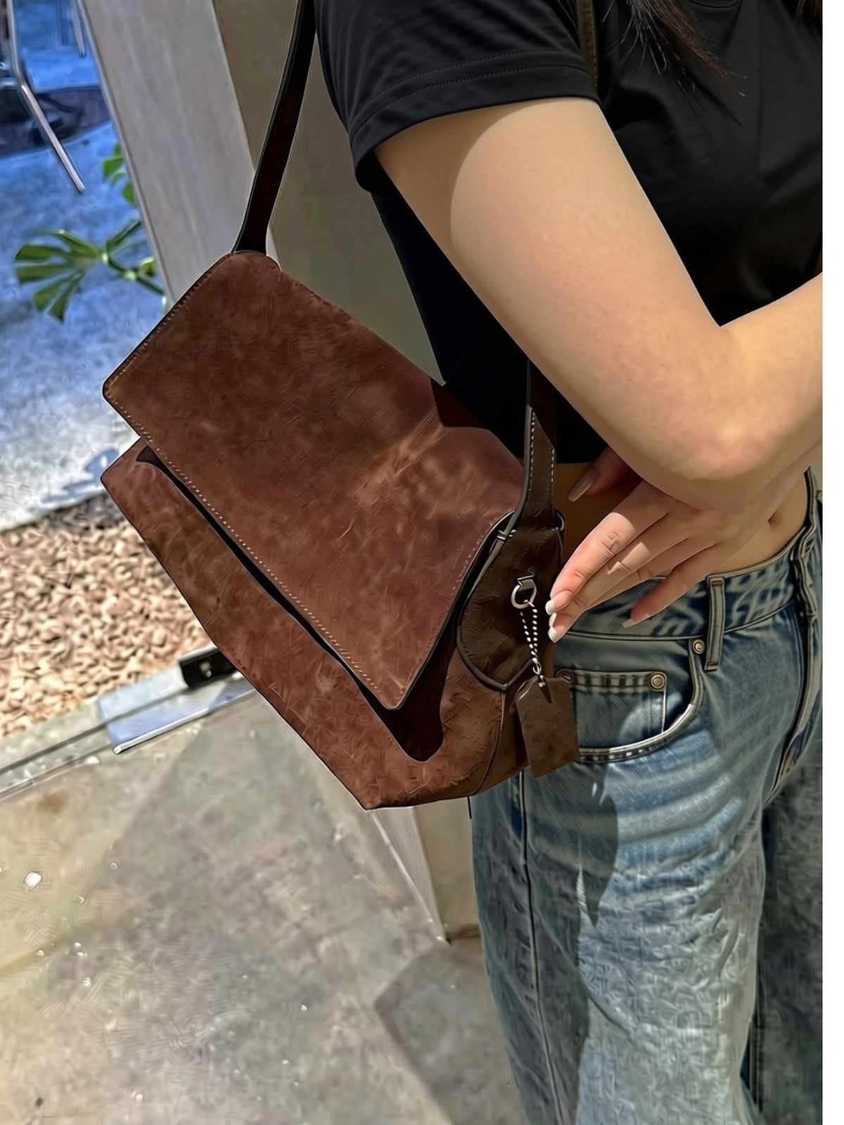 [100% COWHIDE SUEDE] LUNE SHOULDER BAG