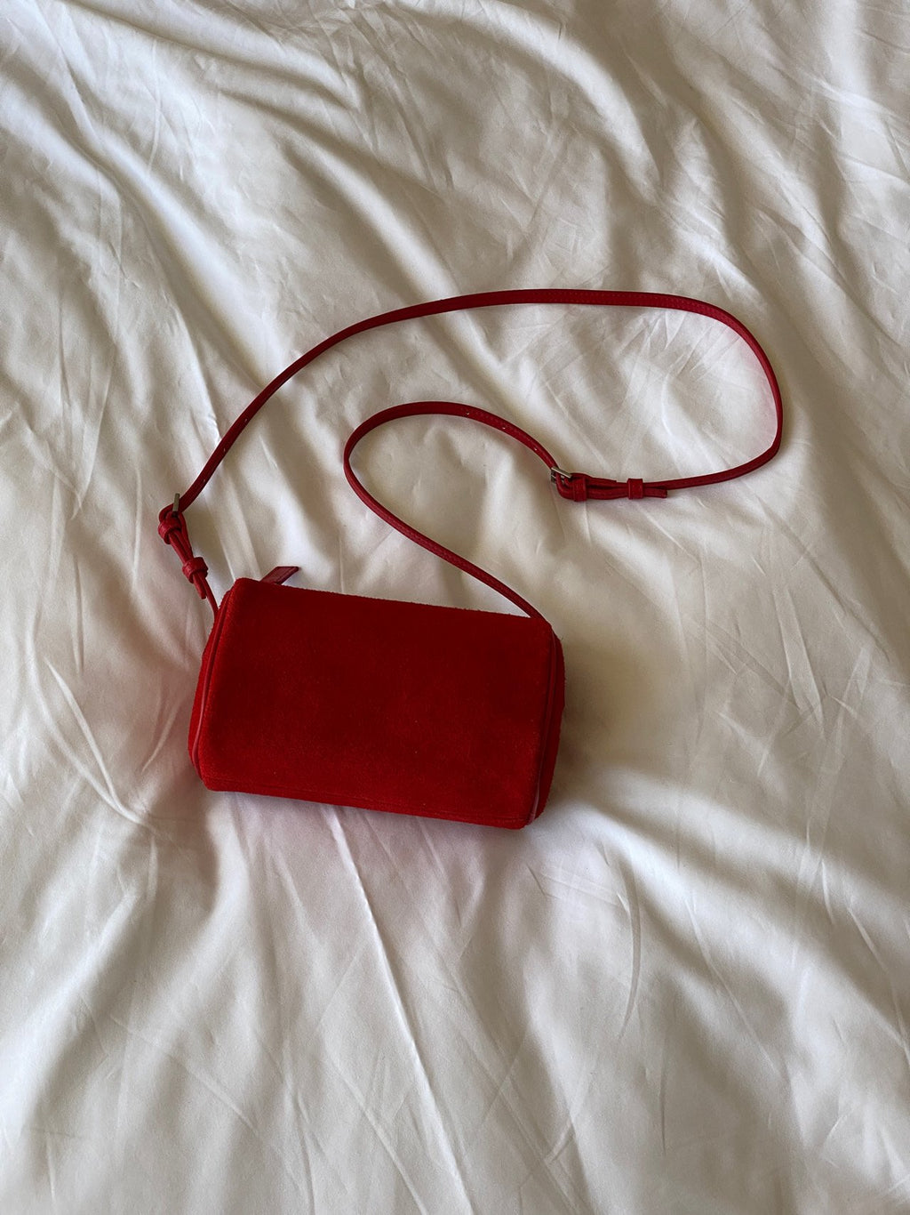 [100% COWHIDE SUEDE] MARE SUEDE BLOCK BAG