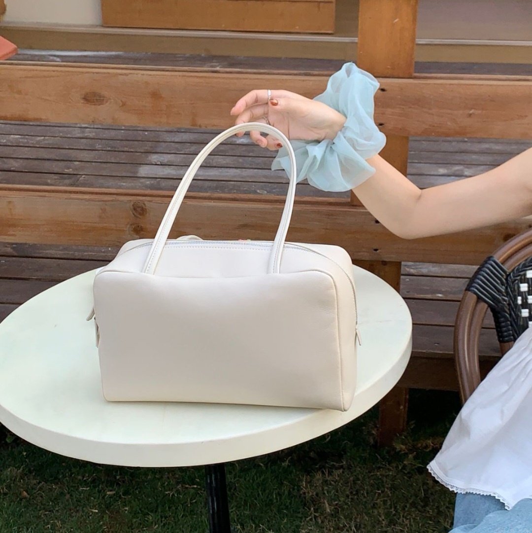 [100% LAMBSKIN LEATHER] ELLA SHOULDER BAG