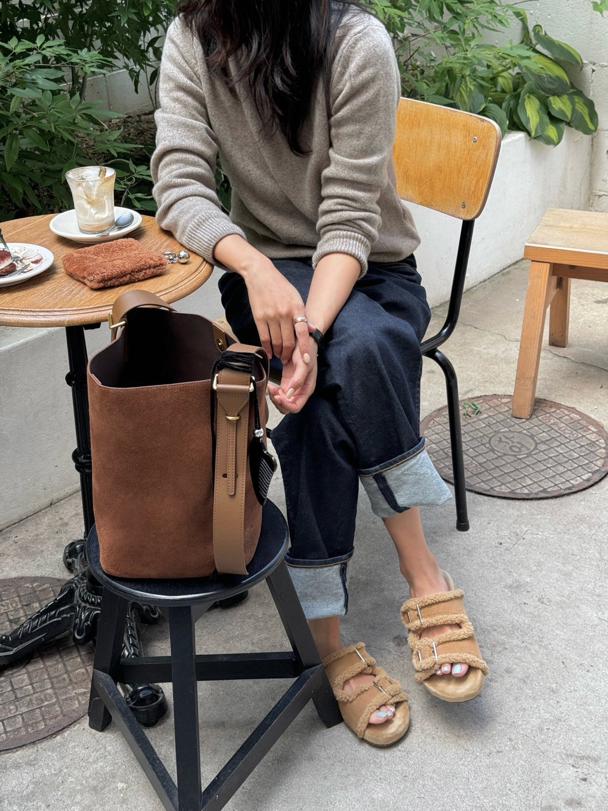 [100% COWHIDE SUEDE] ROVEN SUEDE BUCKET SHOULDER BAG