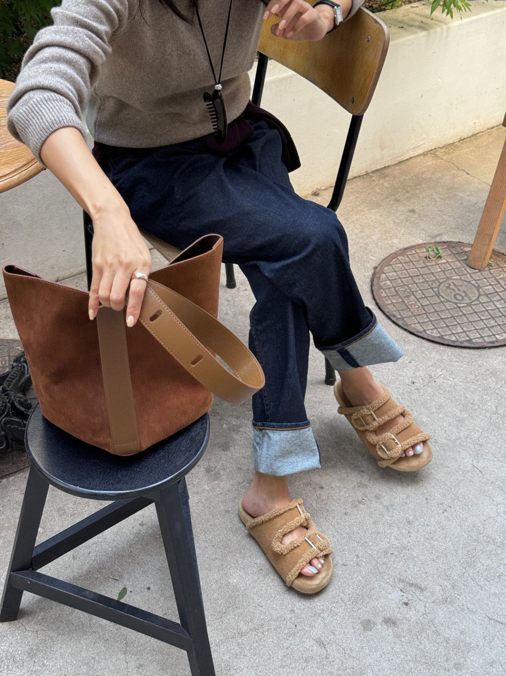 [100% COWHIDE SUEDE] ROVEN SUEDE BUCKET SHOULDER BAG