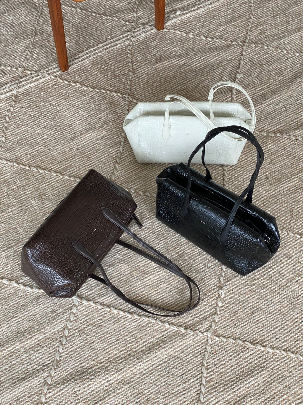 [100% COWHIDE LEATHER] ARDEN CROCO SHOULDER BAG