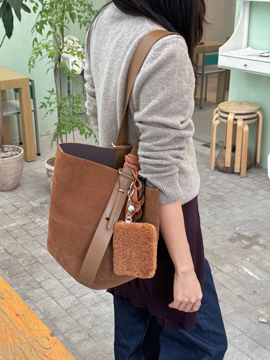 [100% COWHIDE SUEDE] ROVEN SUEDE BUCKET SHOULDER BAG